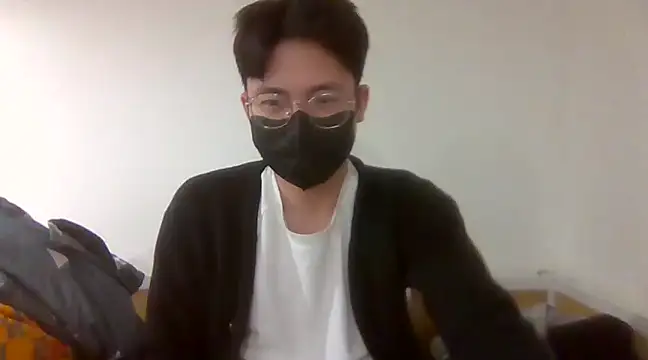 Gwencloudy online show from February 2025 04:39:02 PM