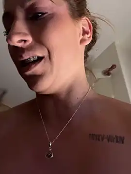 Snapshot of sofiah_ chatting on February 2026 05:22:02 PM sofiah online show from February 2026 05:22:02 PM