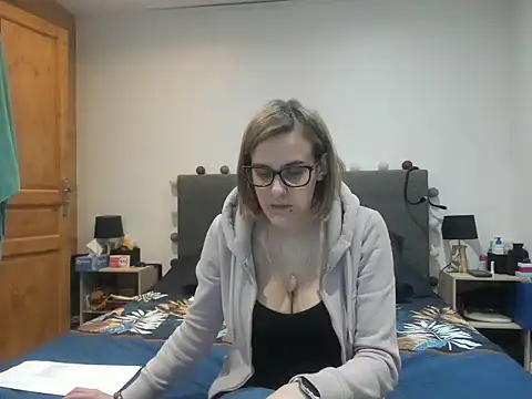 Madame Callie online show from April 2026 02:00:02 PM