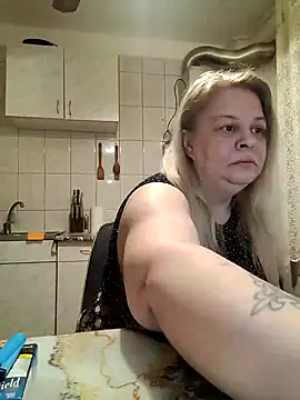 Snapshot of AriannaMilf chatting on April 2026 03:02:01 AM AriannaMilf online show from April 2026 03:02:01 AM