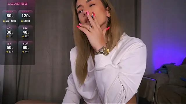 Snapshot of AishaCarter chatting on February 2025 07:21:01 PM AishaCarter online show from February 2025 07:21:01 PM