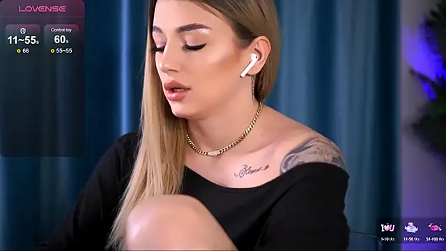 Snapshot of AishaCarter chatting on February 2025 07:19:02 PM AishaCarter online show from February 2025 07:19:02 PM