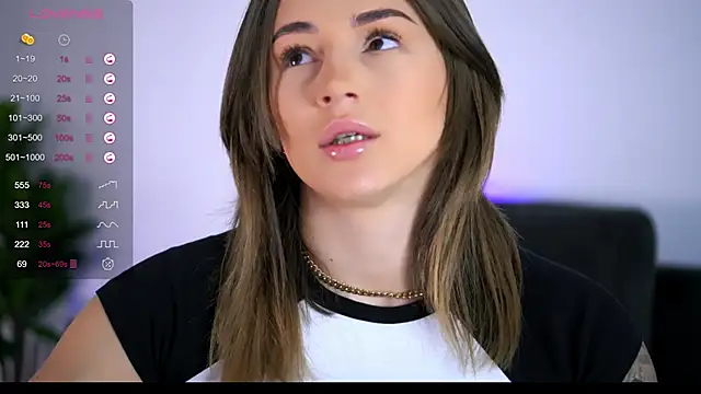 Snapshot of AishaCarter chatting on September 2025 07:26:01 PM AishaCarter online show from September 2025 07:26:01 PM