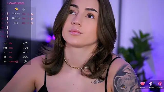 Snapshot of AishaCarter chatting on November 2025 05:57:01 PM AishaCarter online show from November 2025 05:57:01 PM