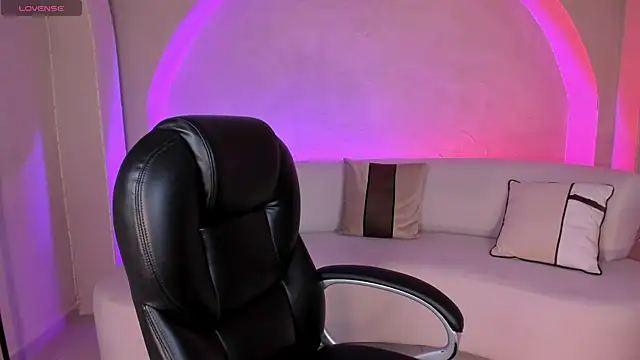 Snapshot of AlessiaCorleone_ chatting on October 2025 05:22:02 PM AlessiaCorleone online show from October 2025 05:22:02 PM