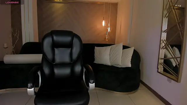 Snapshot of AlessiaCorleone_ chatting on October 2025 07:23:01 PM AlessiaCorleone online show from October 2025 07:23:01 PM