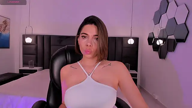 AmyWalker  online show from February 2025 10:05:01 AM