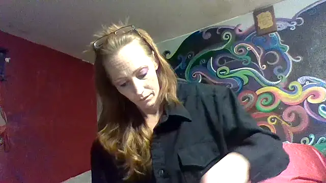 Snapshot of 4EyedSluttyGinger chatting on December 2024 10:25:01 AM 4EyedSluttyGinger online show from December 2024 10:25:01 AM