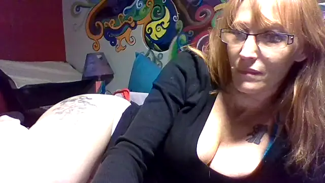 Snapshot of 4EyedSluttyGinger chatting on January 2025 07:52:01 AM 4EyedSluttyGinger online show from January 2025 07:52:01 AM
