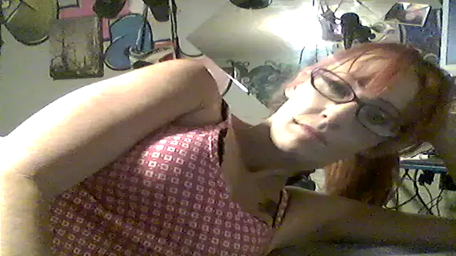 Snapshot of 4EyedSluttyGinger chatting on April 2026 01:01:01 AM 4EyedSluttyGinger online show from April 2026 01:01:01 AM