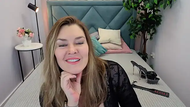 Snapshot of Adele_Russo chatting on March 2026 04:42:01 PM Adele Russo online show from March 2026 04:42:01 PM