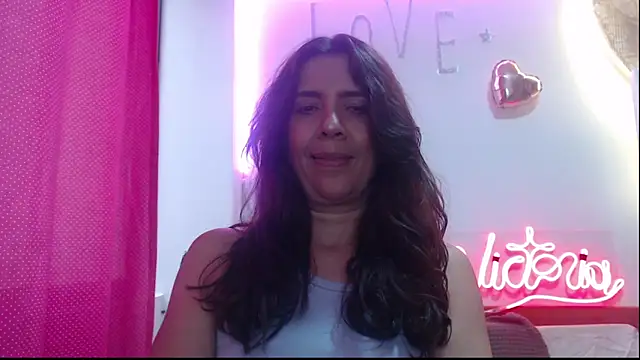 Victoria meester online show from March 2025 07:56:01 PM