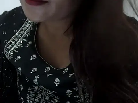 shekira99 online show from October 2025 12:38:01 PM