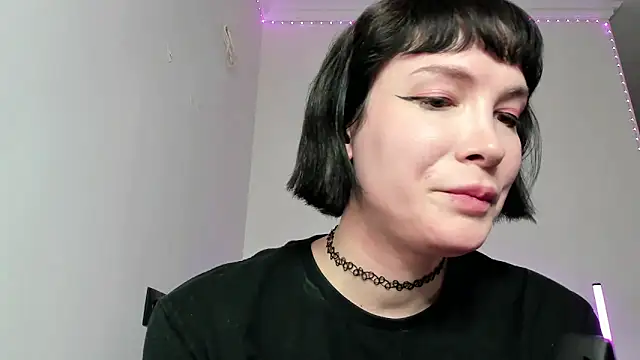 Snapshot of dollmore chatting on January 2025 07:38:02 PM dollmore online show from January 2025 07:38:02 PM