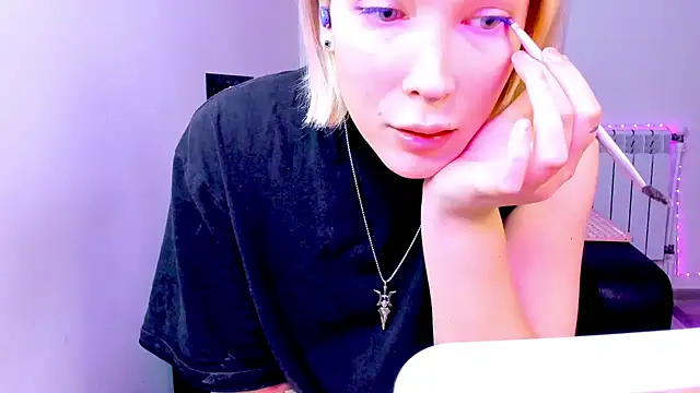 Snapshot of dollmore chatting on November 2025 02:58:01 AM dollmore online show from November 2025 02:58:01 AM