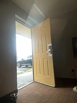 Stressreliever82 online show from April 2026 06:27:02 PM