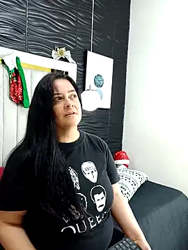 lucia vonne  online show from December 2024 11:34:02 AM