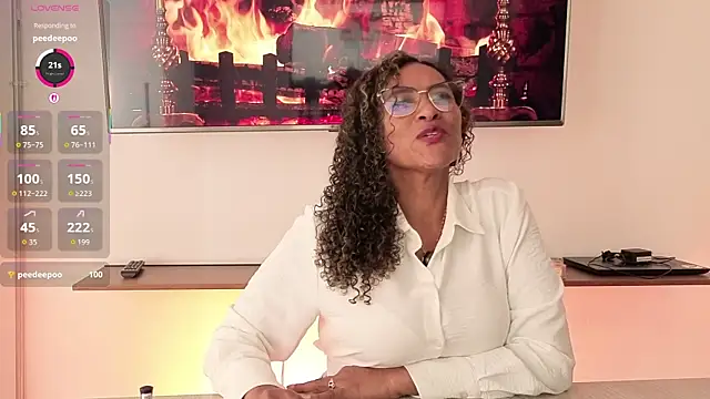 Snapshot of _Victoria_Hills chatting on October 2025 01:09:02 PM Victoria Hills online show from October 2025 01:09:02 PM