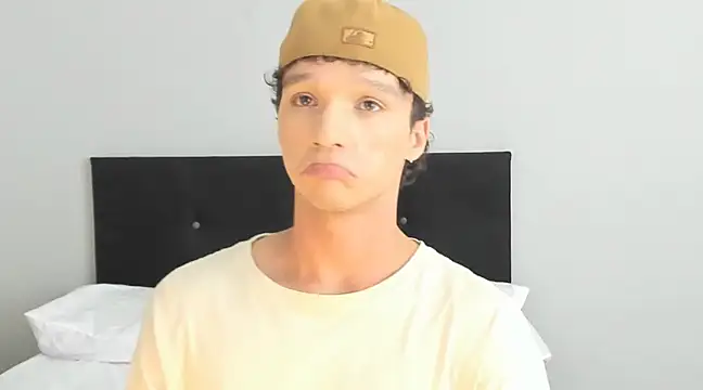 Snapshot of angelcortes chatting on February 2025 10:58:01 PM angelcortes online show from February 2025 10:58:01 PM