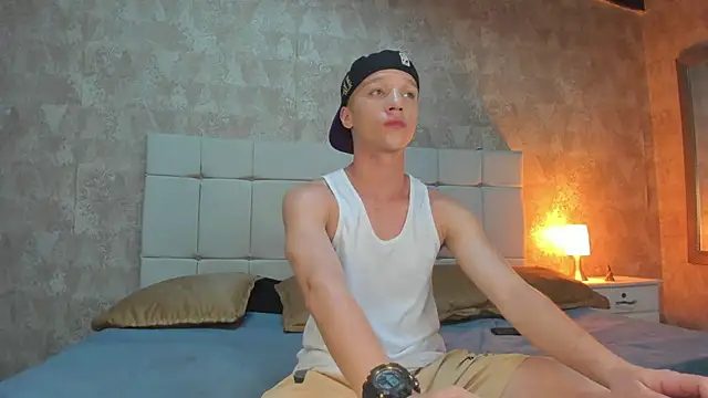 Snapshot of angelcortes chatting on November 2025 11:21:02 AM angelcortes online show from November 2025 11:21:02 AM