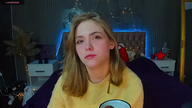 Snapshot of DellaRowe chatting on January 2025 01:31:02 PM DellaRowe online show from January 2025 01:31:02 PM