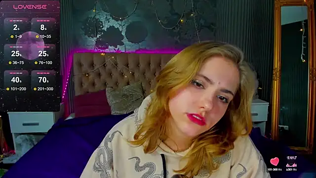 Snapshot of DellaRowe chatting on January 2025 04:30:02 PM DellaRowe online show from January 2025 04:30:02 PM