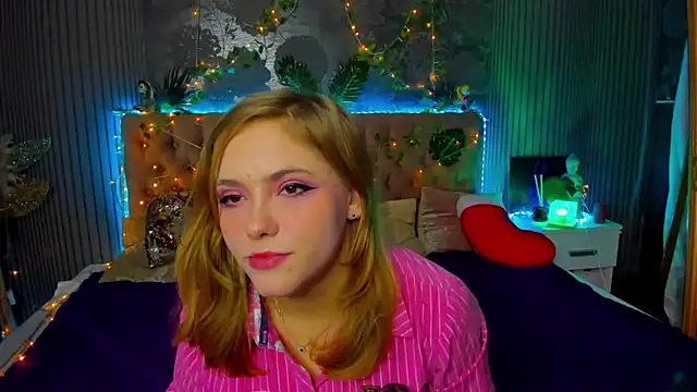 Snapshot of DellaRowe chatting on January 2025 01:00:02 PM DellaRowe online show from January 2025 01:00:02 PM