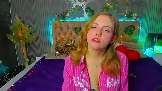 Snapshot of DellaRowe chatting on January 2025 03:21:01 PM DellaRowe online show from January 2025 03:21:01 PM