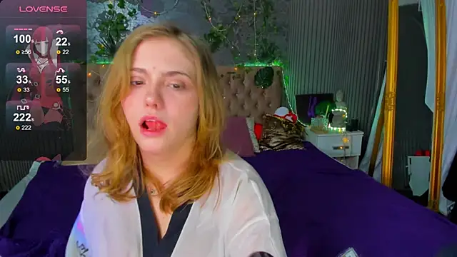 Snapshot of DellaRowe chatting on January 2025 06:35:01 AM DellaRowe online show from January 2025 06:35:01 AM