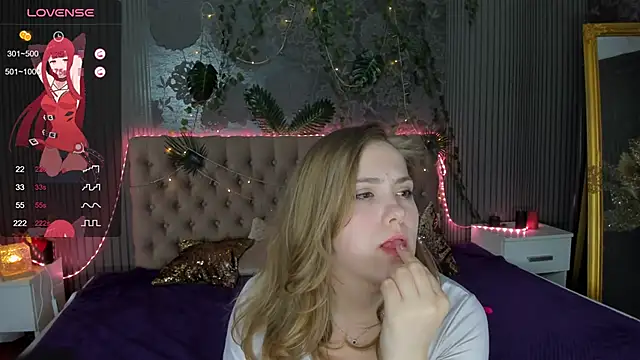 Snapshot of DellaRowe chatting on March 2025 04:57:02 PM DellaRowe online show from March 2025 04:57:02 PM