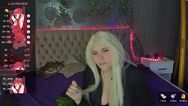 Snapshot of DellaRowe chatting on March 2025 04:30:01 PM DellaRowe online show from March 2025 04:30:01 PM