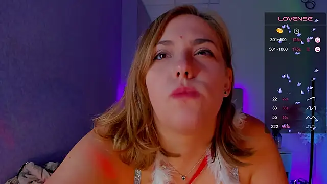 Snapshot of DellaRowe chatting on September 2025 12:27:02 PM DellaRowe online show from September 2025 12:27:02 PM