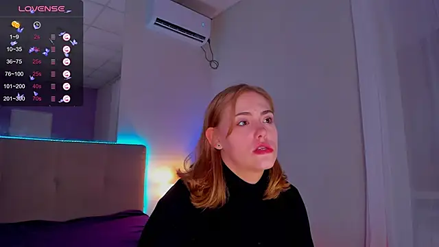 Snapshot of DellaRowe chatting on October 2025 12:28:01 PM DellaRowe online show from October 2025 12:28:01 PM