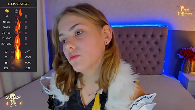 Snapshot of DellaRowe chatting on November 2025 06:38:02 AM DellaRowe online show from November 2025 06:38:02 AM