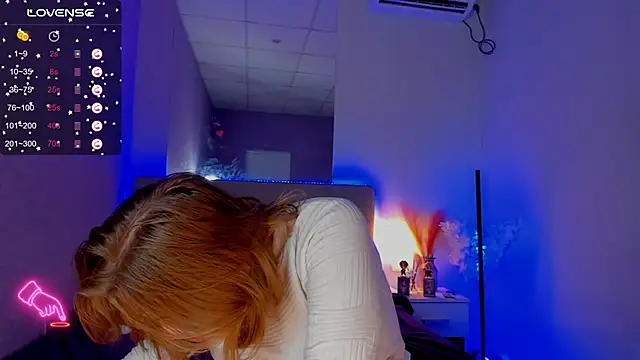 Snapshot of DellaRowe chatting on November 2025 01:22:02 PM DellaRowe online show from November 2025 01:22:02 PM