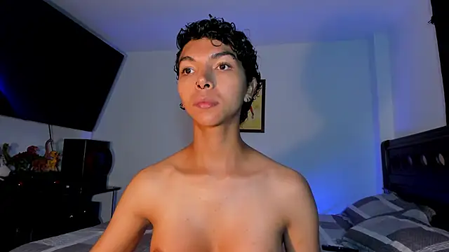 Snapshot of xhenisa_ chatting on December 2024 12:29:02 AM xhenisa online show from December 2024 12:29:02 AM