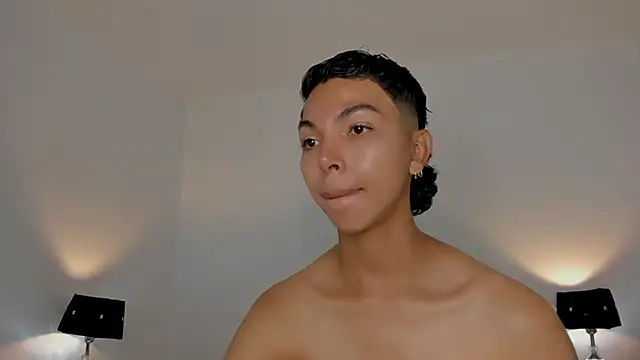 Snapshot of xhenisa_ chatting on January 2026 04:56:02 PM xhenisa online show from January 2026 04:56:02 PM