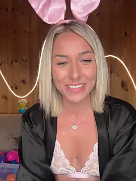 petrouchkaaa  online show from April 2026 07:26:02 PM