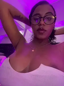 Snapshot of charlotteeruss chatting on January 2025 08:22:01 AM charlotteeruss online show from January 2025 08:22:01 AM