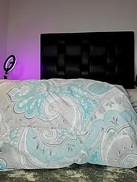 Snapshot of LarissaGaby01 chatting on March 2025 03:42:01 AM LarissaGaby01 online show from March 2025 03:42:01 AM