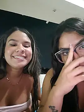 Snapshot of LarissaGaby01 chatting on March 2025 01:56:02 AM LarissaGaby01 online show from March 2025 01:56:02 AM