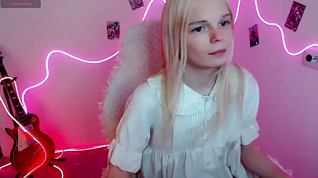 Emily Nyaffee online show from September 2025 12:37:01 PM