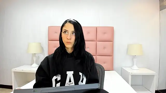 lhiamfit online show from December 2024 11:53:01 AM