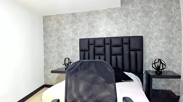 lhiamfit online show from January 2025 12:52:01 PM