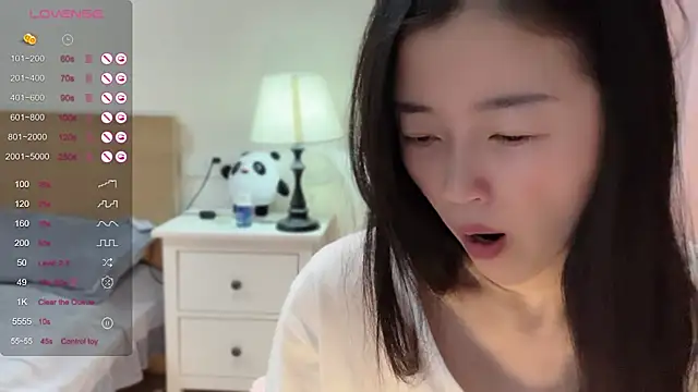 A-xena online show from February 2025 02:26:02 AM