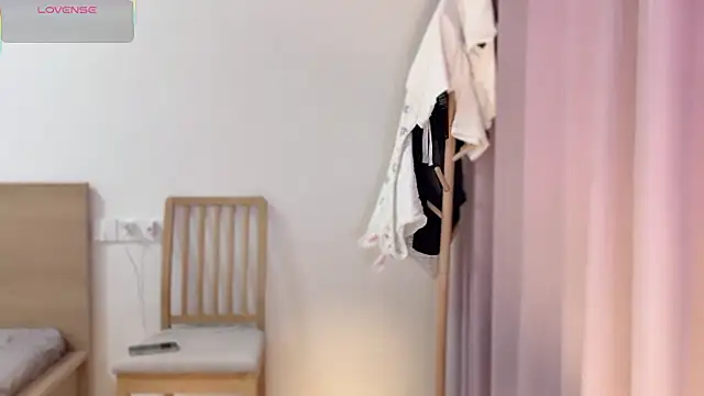 A-xena online show from September 2025 02:00:02 AM