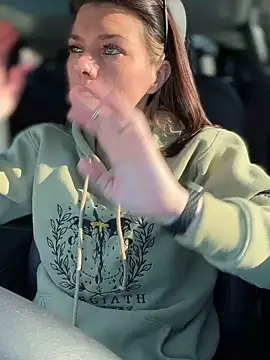 LadyLena1 online show from December 2024 07:22:01 PM