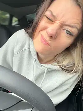 LadyLena1 online show from November 2025 06:45:01 PM