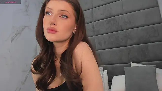 Skinny Alice online show from October 2025 01:25:01 AM