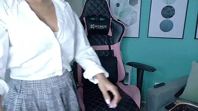 DianaHopson online show from January 2025 10:22:01 AM